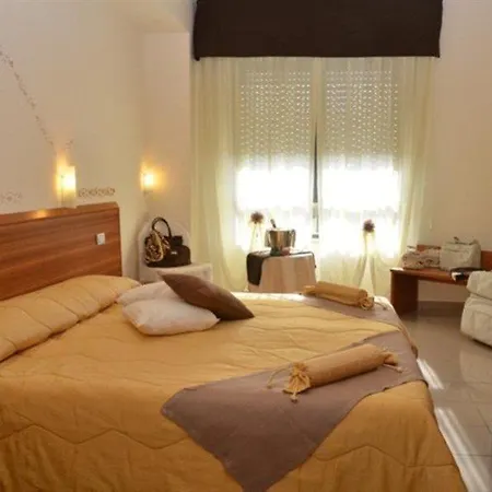 Hotel Th - Casa Leonori 3*